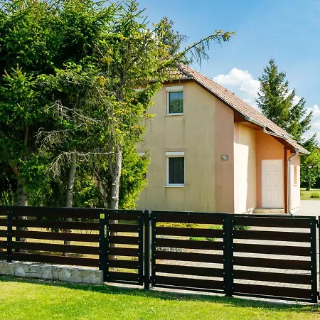 Holiday home Pear Trees By Interhome