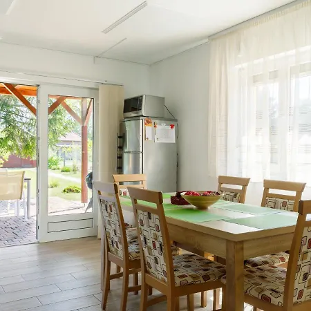 Сasa de vacaciones Pear Trees By Interhome *