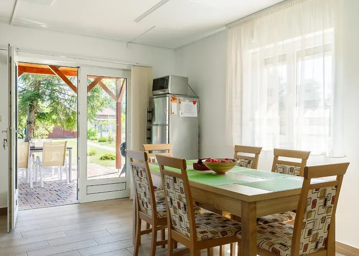 Feriehus Pear Trees By Interhome *